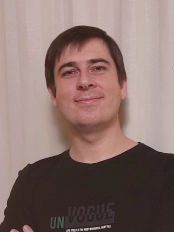 випускник